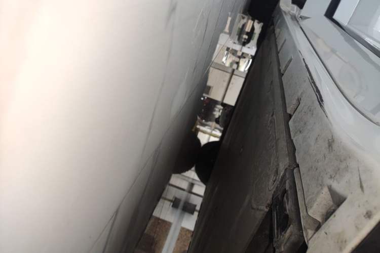 Used Zeekr 001 2022 Long-Range Dual-Motor WE Edition Right Side Sill