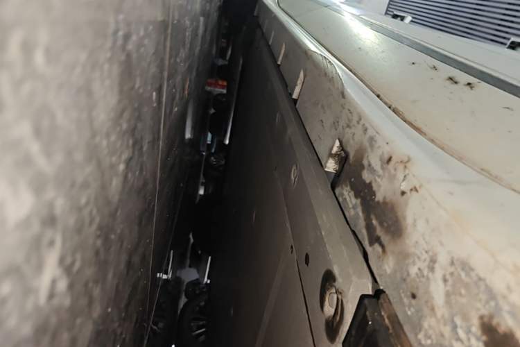 Used Zeekr 001 2022 Long-Range Dual-Motor WE Edition Right Side Sill