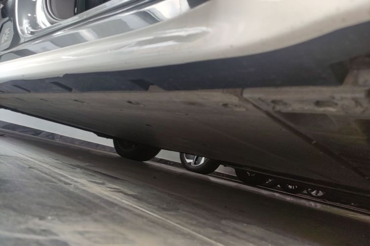 Used Zeekr 001 2022 Long-Range Dual-Motor WE Edition Right Side Sill
