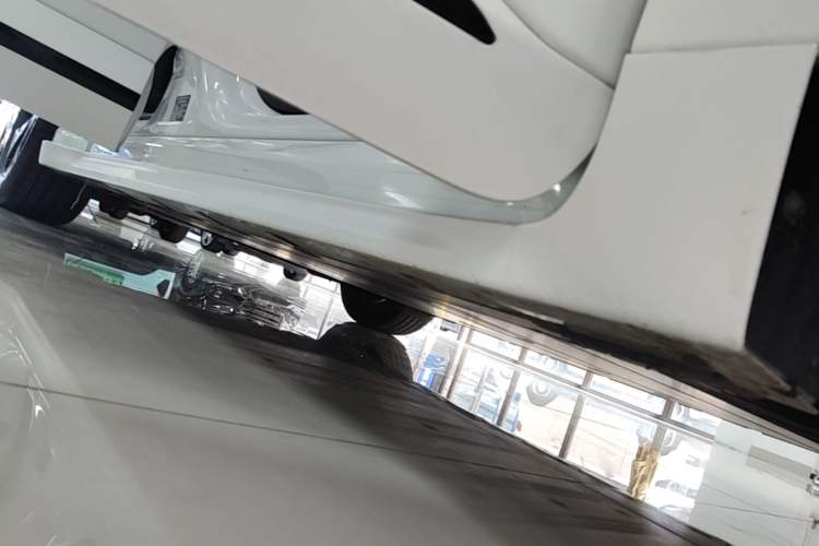 Used Zeekr 001 2022 Long-Range Dual-Motor WE Edition Right Side Sill
