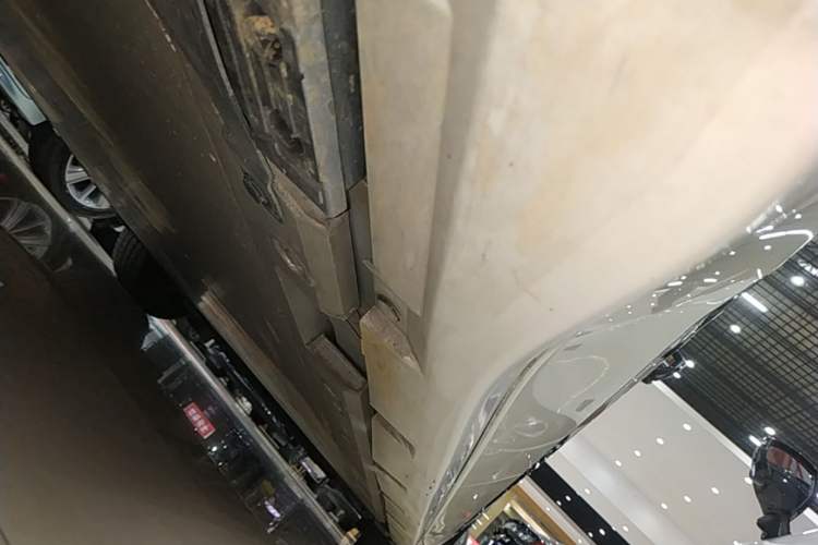 Used Zeekr 001 2022 Ultra-Long Range Single-Motor WE Version Right Side Sill