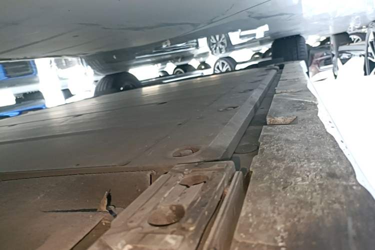 Used Zeekr 001 2022 Long-Range Dual-Motor WE Edition Right Side Sill
