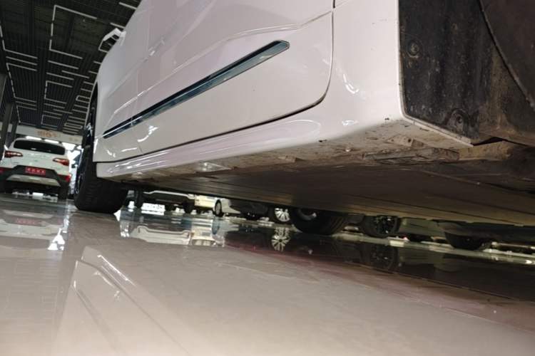 Used Zeekr 001 2022 Long-Range Dual-Motor WE Edition Right Side Sill