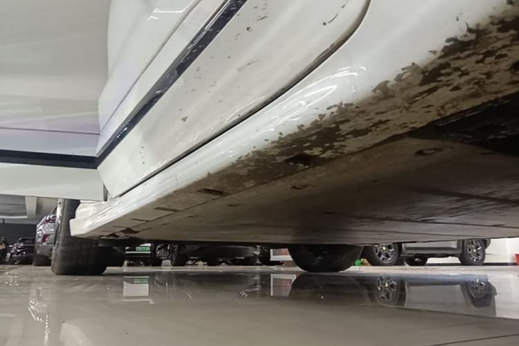 Used Zeekr 001 2022 Ultra-Long Range Dual-Motor YOU Version Right Side Sill