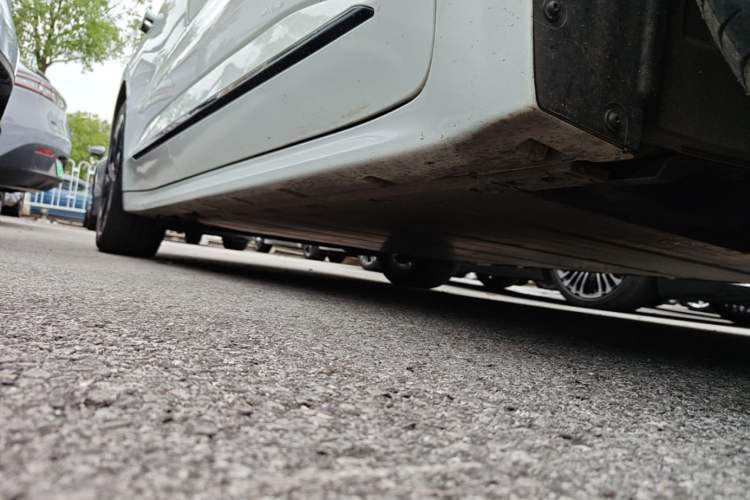 Used Zeekr 001 2022 Long-Range Dual-Motor WE Edition Right Side Sill