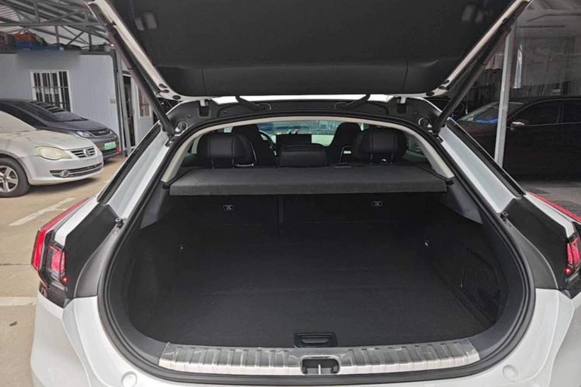 Used Zeekr 001 2022 Ultra-Long Range Single-Motor WE Version Trunk