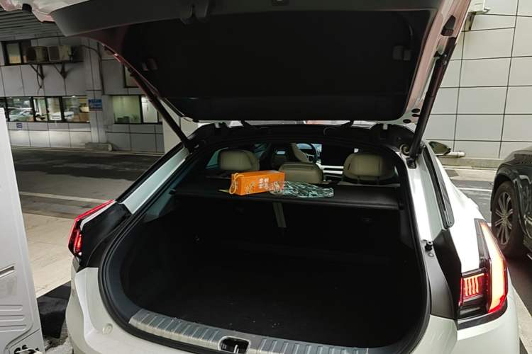 Used Zeekr 001 2022 Ultra-Long Range Dual-Motor ME Version Trunk