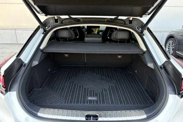 Used Zeekr 001 2022 Long-Range Dual-Motor WE Edition Trunk