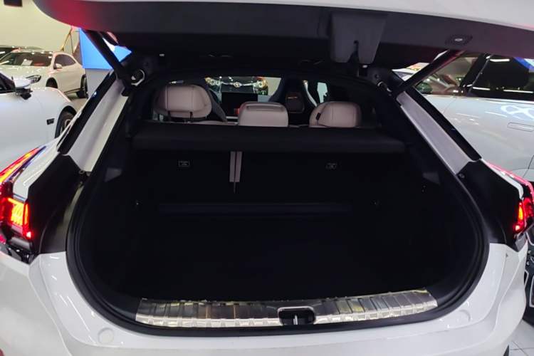 Used Zeekr 001 2022 Ultra-Long Range Dual-Motor YOU Version Trunk