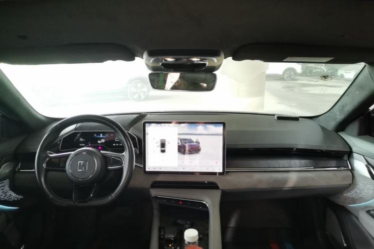 Used Zeekr 001 2023 WE Edition 100 kWh Center Console