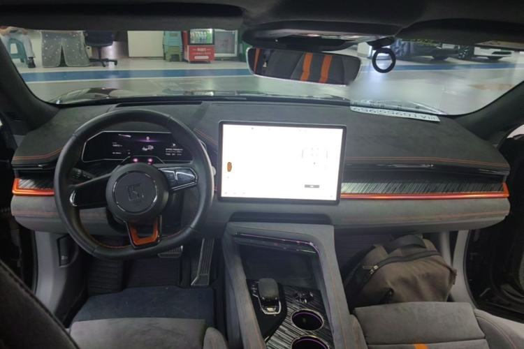 Used Zeekr 001 2023 YOU Edition 100 kWh Center Console