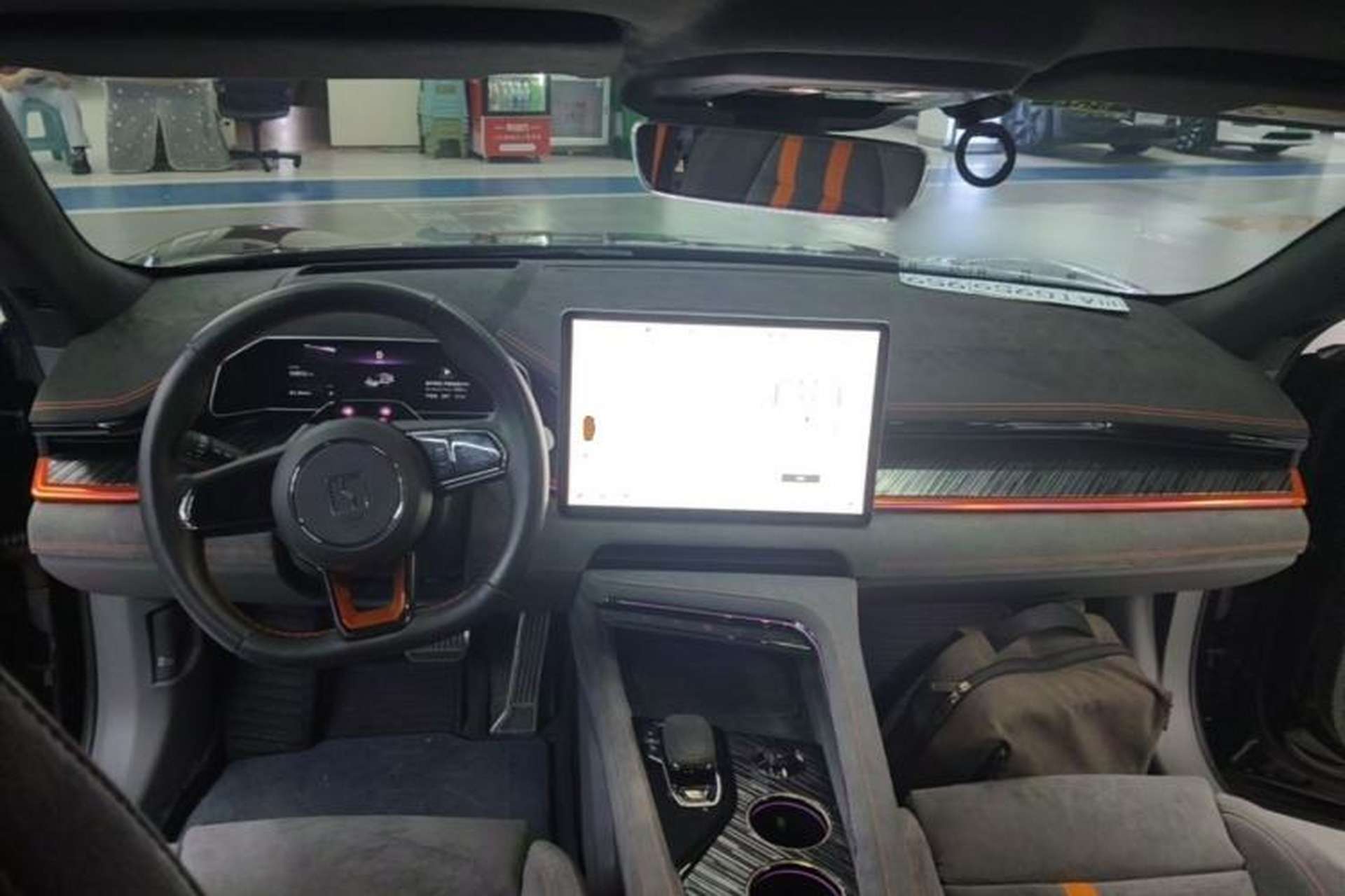 Used Zeekr 001 2023 YOU Edition 100 kWh Center Console