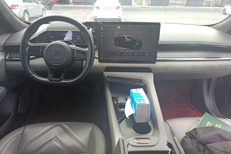 Used Zeekr 001 2023 WE Edition 86 kWh Center Console