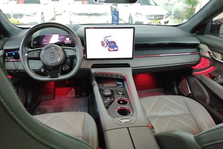 Used Zeekr 001 2023 YOU Edition 100 kWh Center Console
