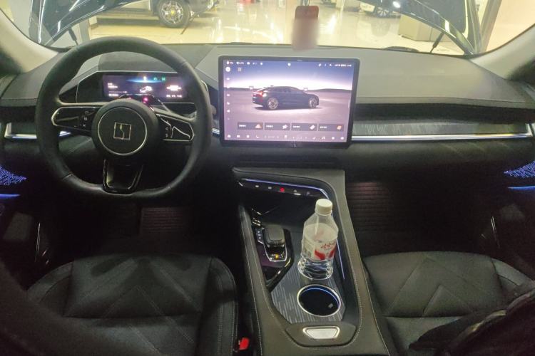 Used Zeekr 001 2023 WE Edition 100 kWh Center Console
