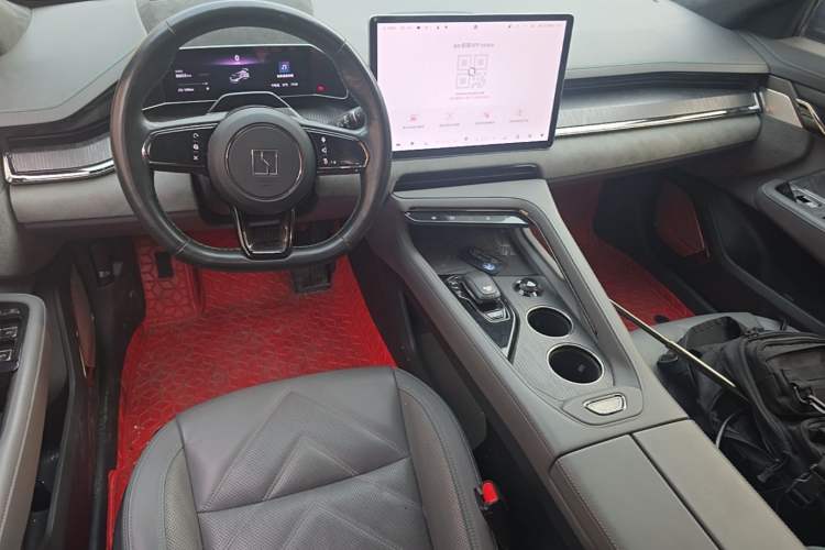 Used Zeekr 001 2023 WE Edition 100 kWh Center Console