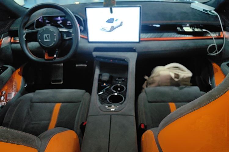 Used Zeekr 001 2023 YOU Edition 100 kWh Center Console