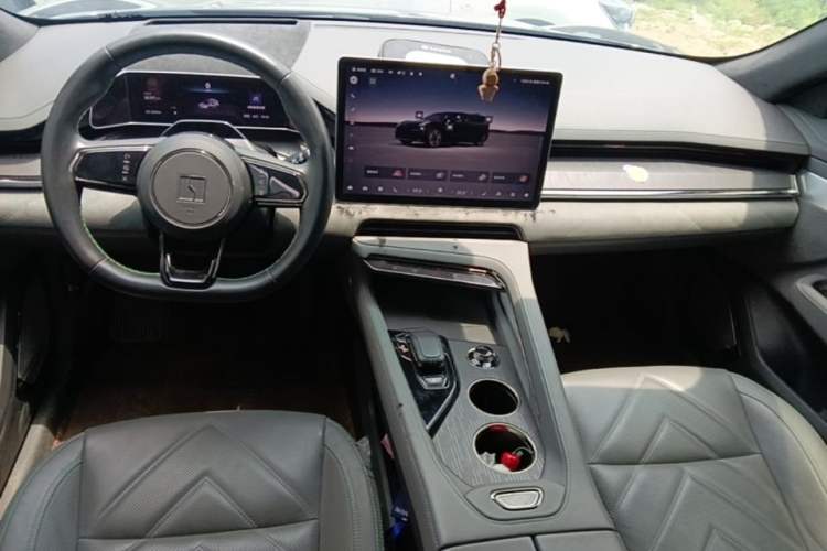 Used Zeekr 001 2023 WE Edition 86 kWh Center Console