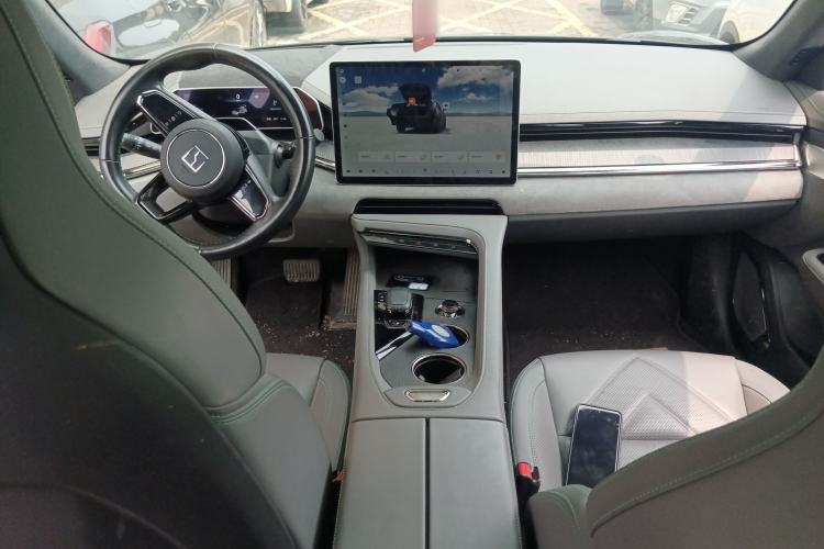 Used Zeekr 001 2023 WE Edition 86 kWh Center Console