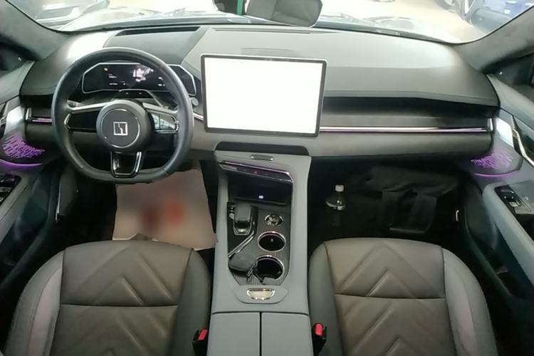 Used Zeekr 001 2023 WE Edition 86 kWh Center Console