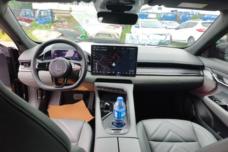 Used Zeekr 001 2023 WE Edition 100 kWh Center Console