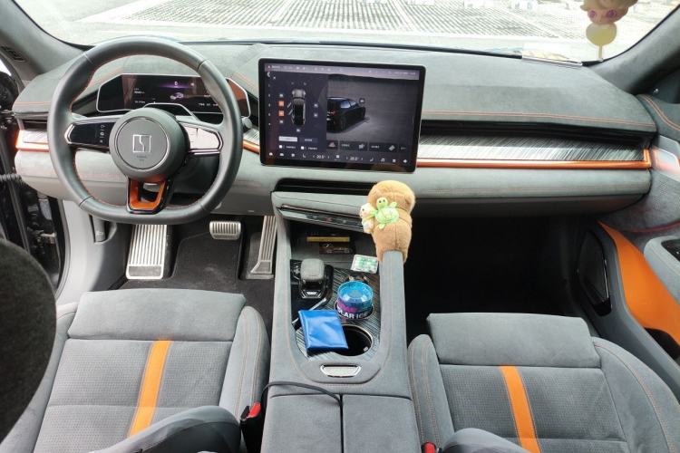 Used Zeekr 001 2023 YOU Edition 100 kWh Center Console