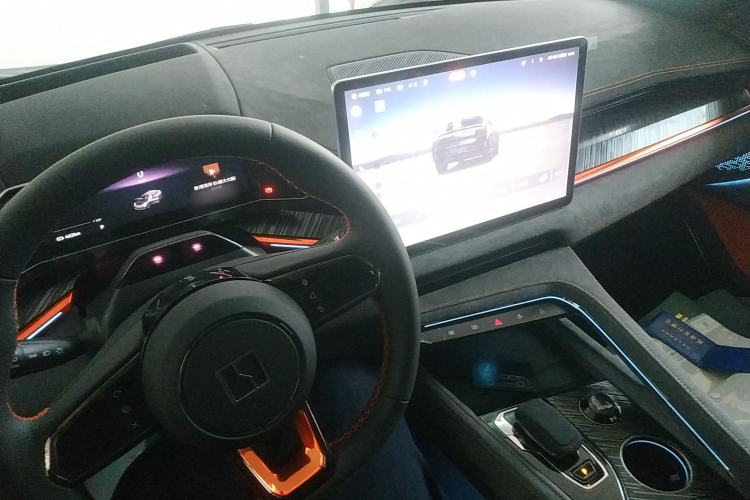 Used Zeekr 001 2023 YOU Edition 100 kWh Center Console