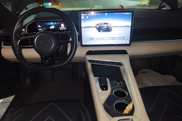Used Zeekr 001 2023 WE Edition 100 kWh Center Console