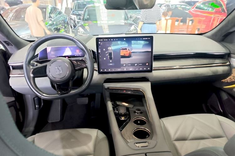 Used Zeekr 001 2023 WE Edition 100 kWh Center Console