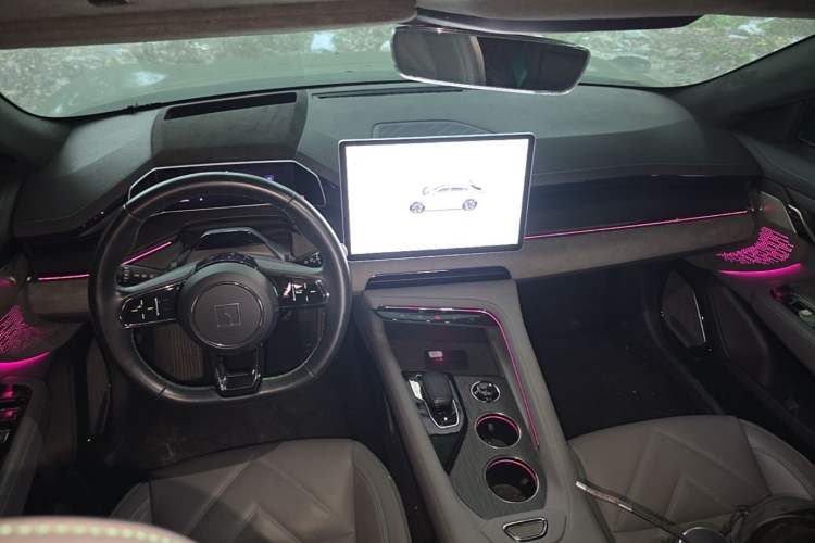 Used Zeekr 001 2023 WE Edition 86 kWh Center Console