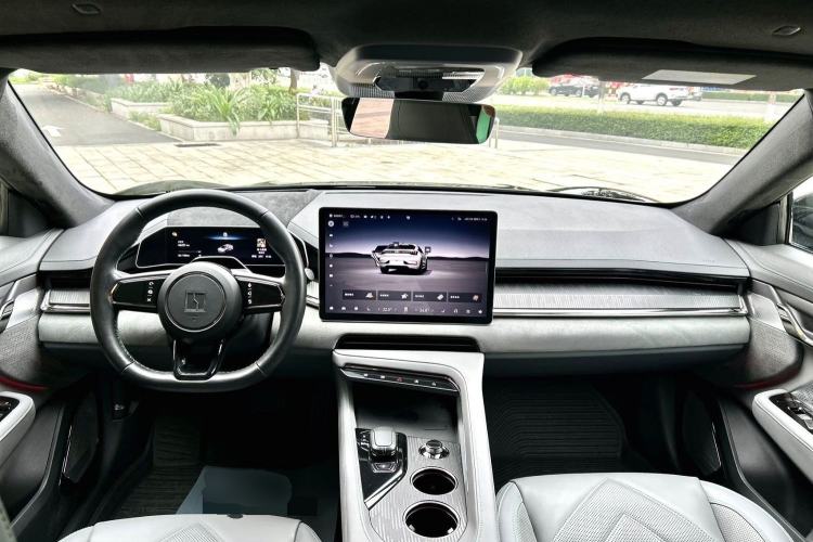 Used Zeekr 001 2023 WE Edition 100 kWh Center Console