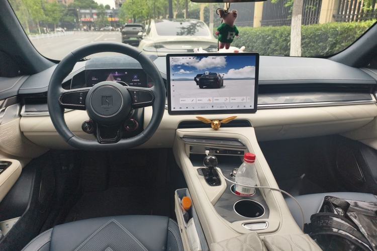 Used Zeekr 001 2023 ME Edition 100 kWh Center Console