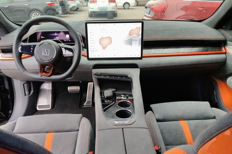 Used Zeekr 001 2023 YOU Edition 100 kWh Center Console