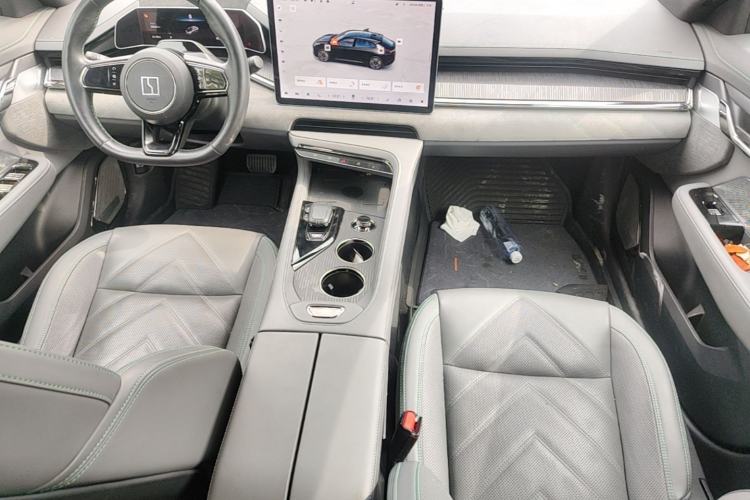 Used Zeekr 001 2023 WE Edition 100 kWh Center Console
