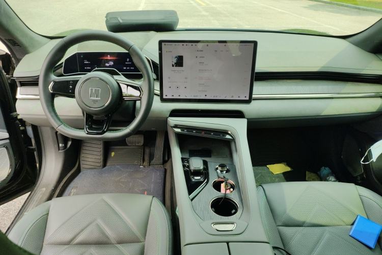 Used Zeekr 001 2023 ME Edition 100 kWh Center Console