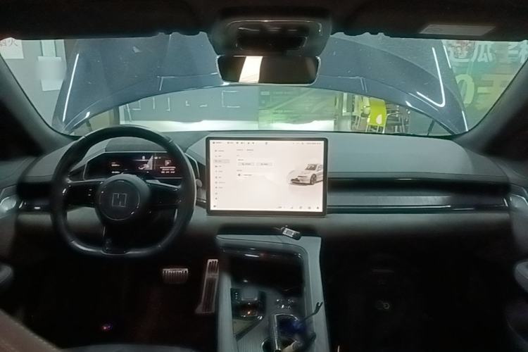 Used Zeekr 001 2023 WE Edition 100 kWh Center Console
