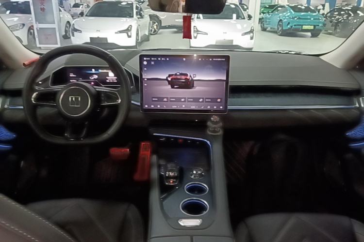 Used Zeekr 001 2023 WE Edition 86 kWh Center Console