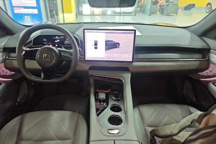 Used Zeekr 001 2023 WE Edition 100 kWh Center Console