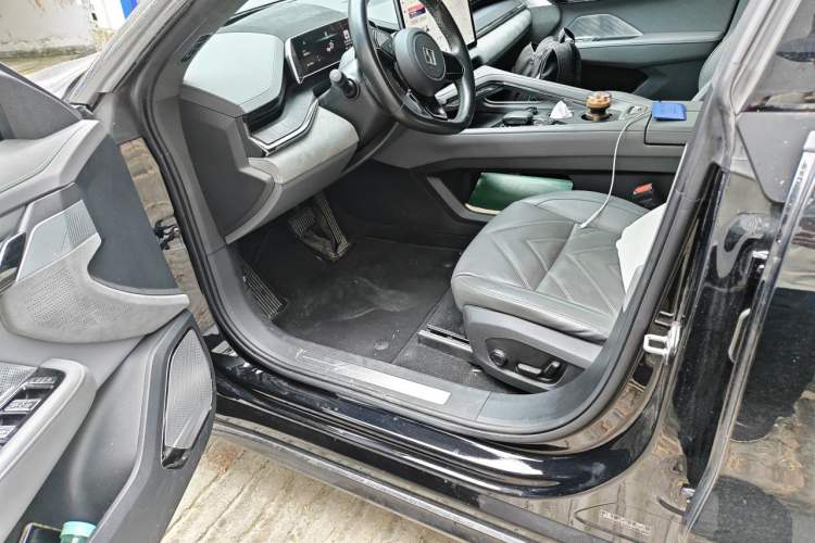 Used Zeekr 001 2023 WE Edition 86 kWh Driver Seat