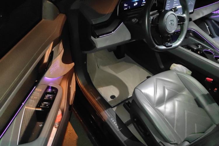 Used Zeekr 001 2023 WE Edition 86 kWh Driver Seat