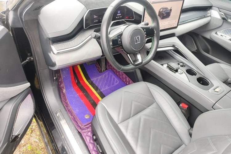 Used Zeekr 001 2023 WE Edition 86 kWh Driver Seat
