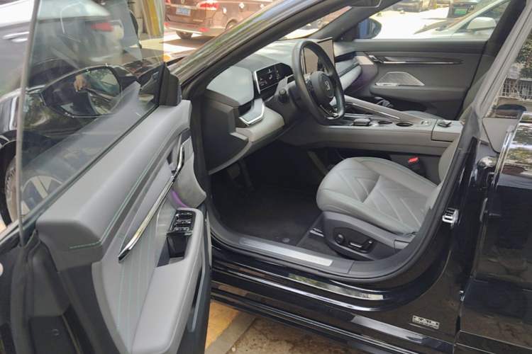 Used Zeekr 001 2023 WE Edition 100 kWh Driver Seat