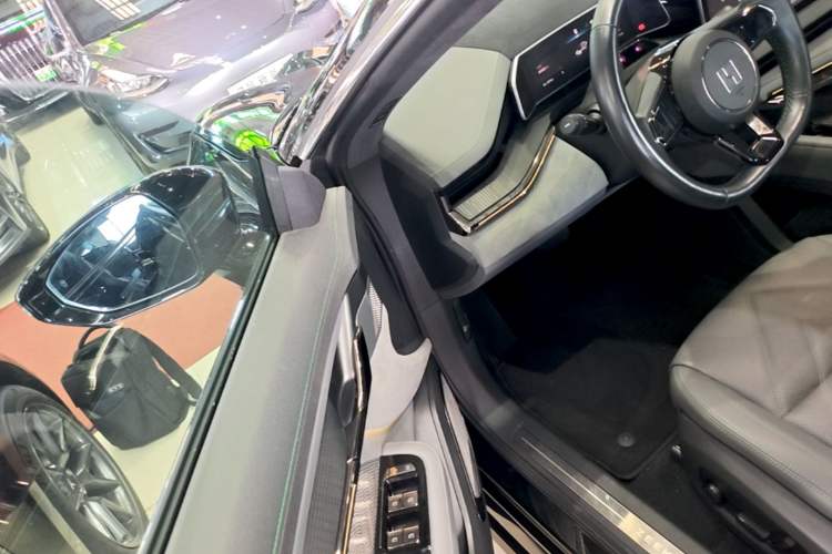 Used Zeekr 001 2023 WE Edition 100 kWh Driver Seat