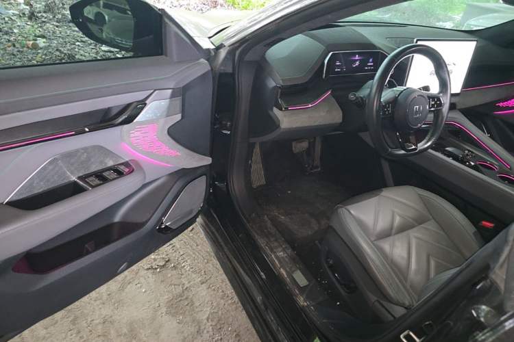 Used Zeekr 001 2023 WE Edition 86 kWh Driver Seat