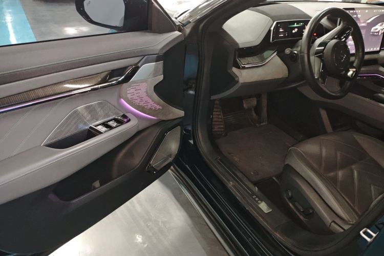Used Zeekr 001 2023 WE Edition 86 kWh Driver Seat