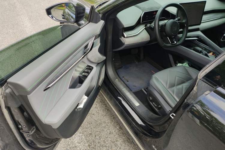 Used Zeekr 001 2023 ME Edition 100 kWh Driver Seat