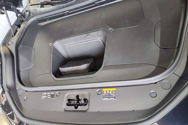 Used Zeekr 001 2023 YOU Edition 100 kWh Engine Bay