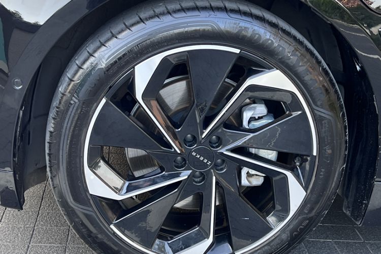 Used Zeekr 001 2023 WE Edition 100 kWh Exterior 2