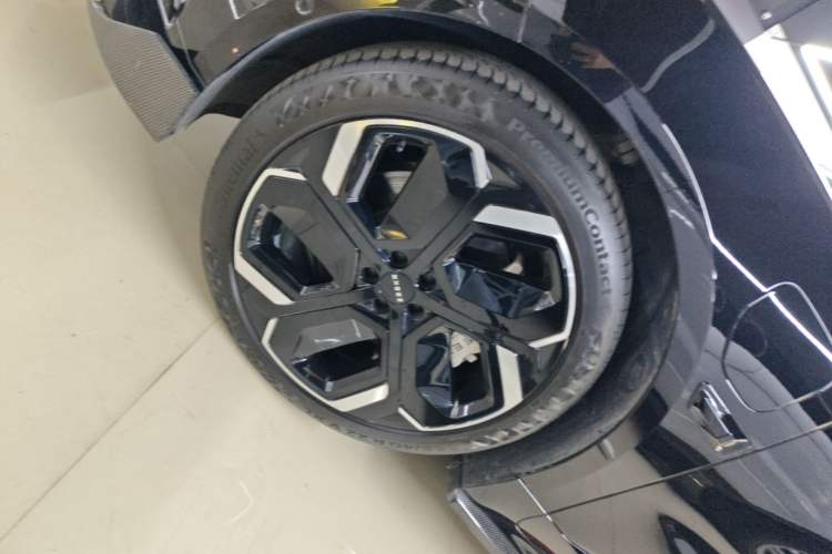 Used Zeekr 001 2023 YOU Edition 100 kWh Exterior 4