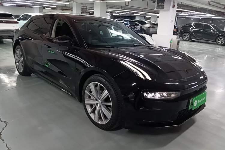 Used Zeekr 001 2023 WE Edition 86 kWh Front Right 45 Deg
